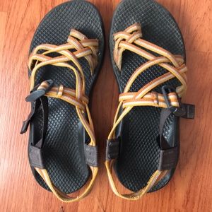 Size 8 CHACOS!